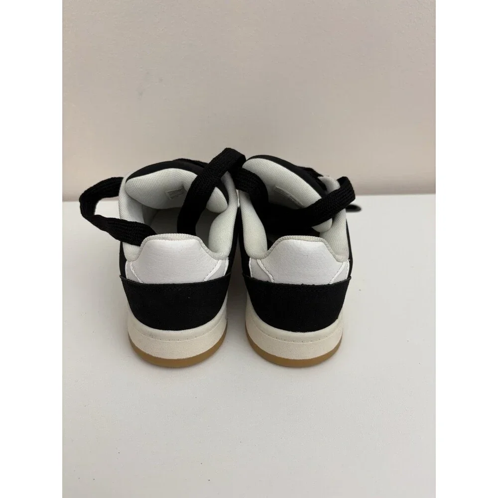No Boundaries Women's Chunky Lace-Up Skate Sneakers Size 8 Memory foam lace-up